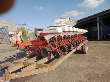 Сівалка пропашна  Kuhn Maxima 2  12 рядна - 2