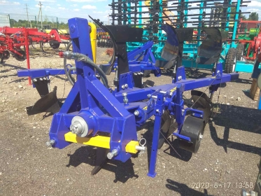 Продам плуг оборотний  трьох корпусний ПОН-3-35